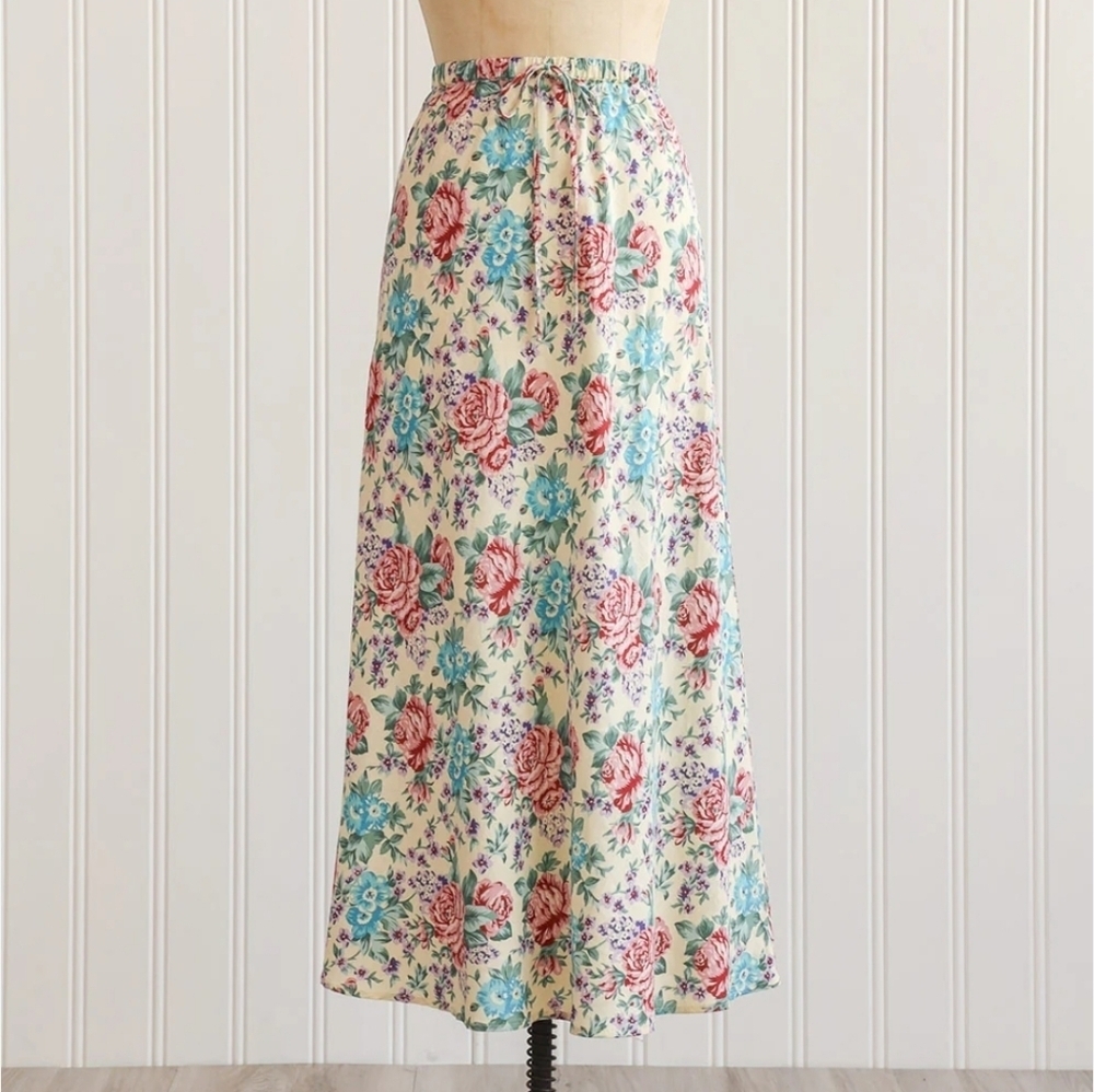 Rollas Linen Pull-On Vintage Inspired Rosette Cottagecore Grannycore Midi Skirt